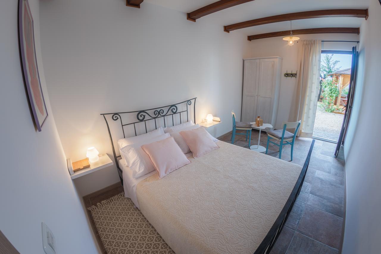 Med Oljkami Apartment Koper Eksteriør billede